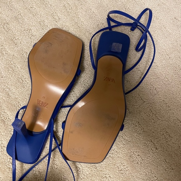Zara heeled strappy leather sandals - Picture 3 of 12